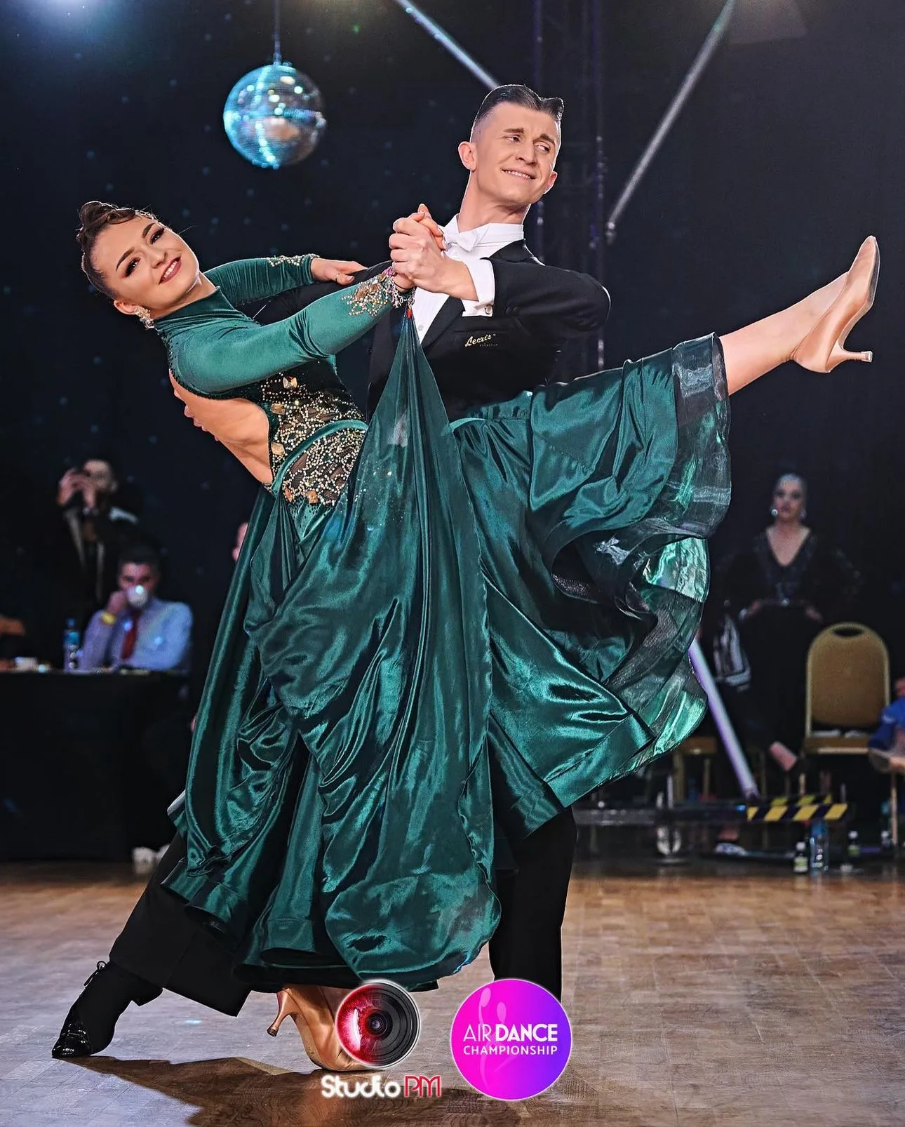 AirDance Christmas Ball 2021
