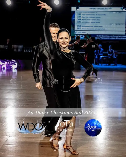 AirDance Christmas Ball 2023