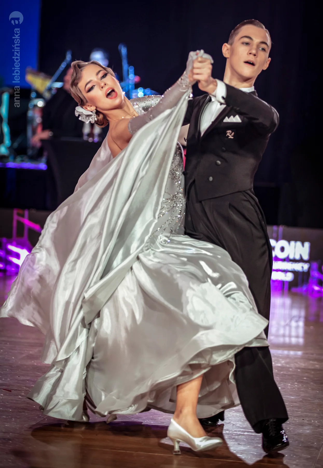 AirDance Christmas Ball 2023