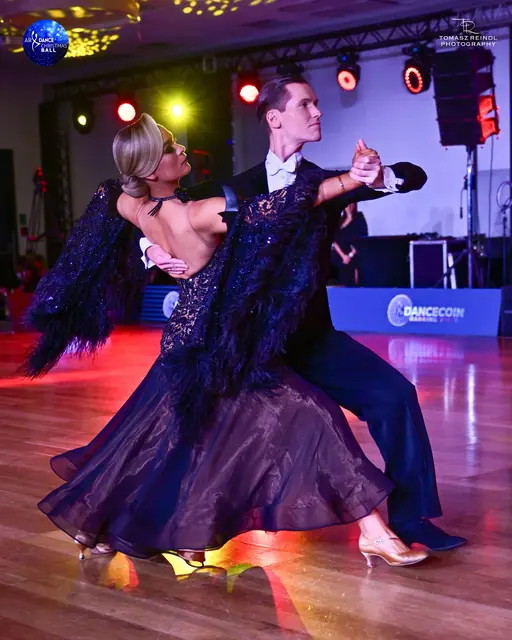 AirDance Christmas Ball 2024