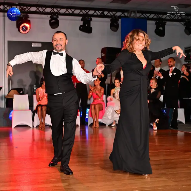 AirDance Christmas Ball 2024