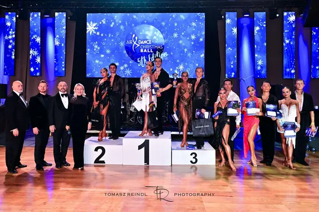 AirDance Christmas Ball 2025