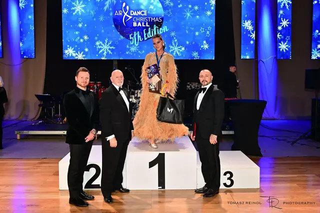 AirDance Christmas Ball 2025