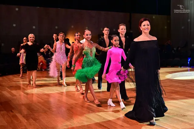 AirDance Christmas Ball 2025