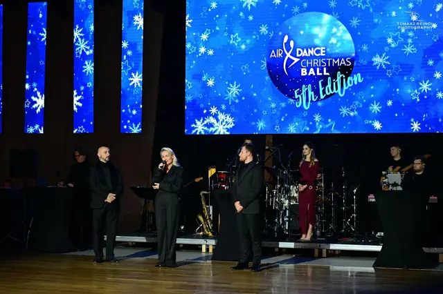 AirDance Christmas Ball 2025
