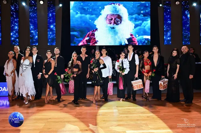 AirDance Christmas Ball 2025